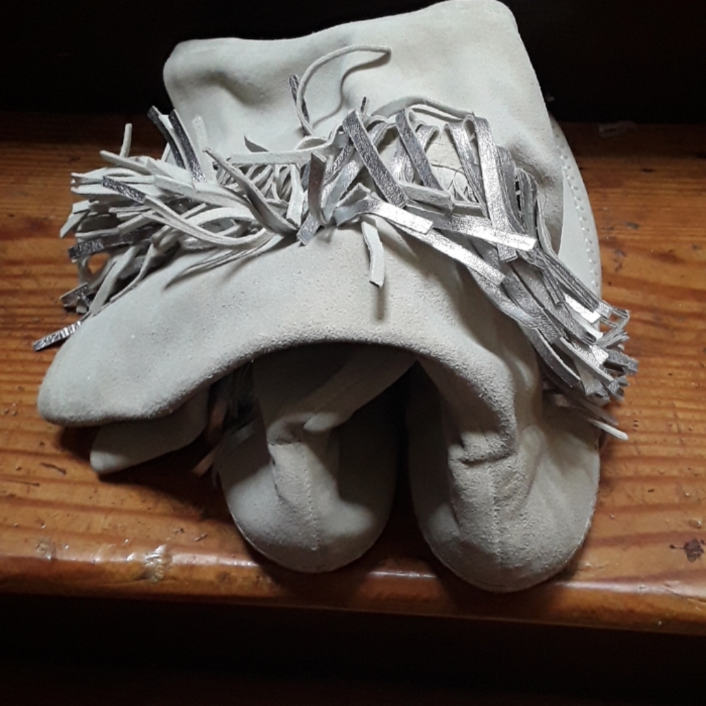 Woman's Boot - Picture 3 of 5